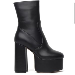 La Moda Adore Me Platform Boots